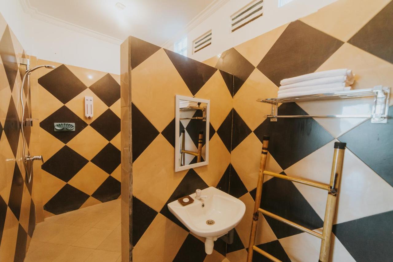 Birru Inn Kuta  エクステリア 写真